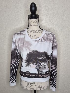 Madison & Berkeley Animal And Landscape Print Top Size S‎